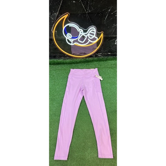 Victoria's Secret Pants - Victoria's Secret‎ Incredible Essential legging 7/8 length Pink Women's size 6